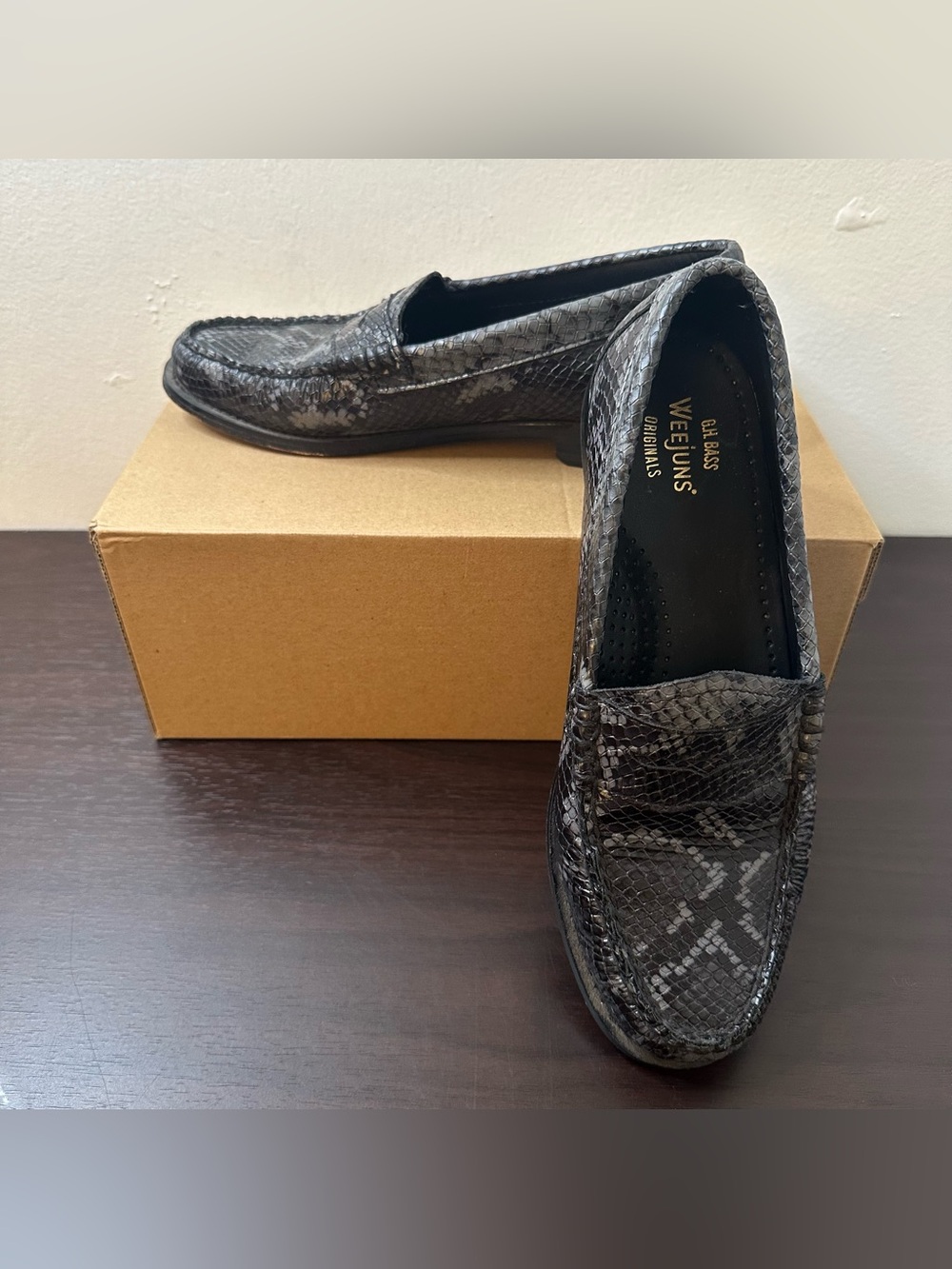 G.H. Bass Weejuns Black Leather Snakeskin Embossed Whitney Comfort Loafers 7 - Picture 3 of 14